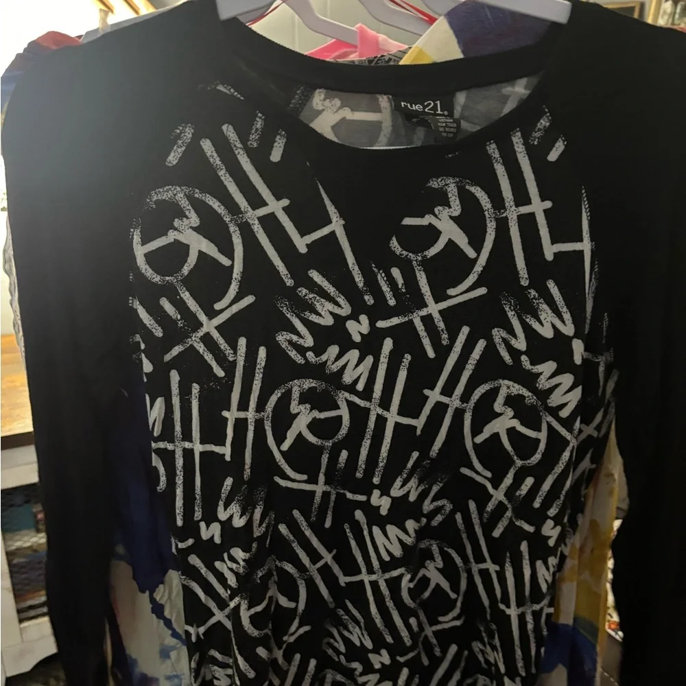 Women’s Top Lot - Picture 6 of 11